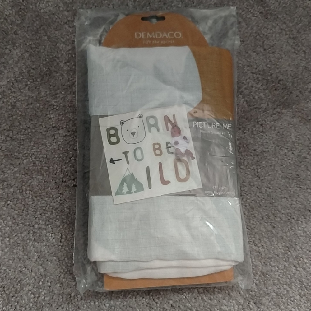 **3/$12** NWT Born to be Wild photo blanket